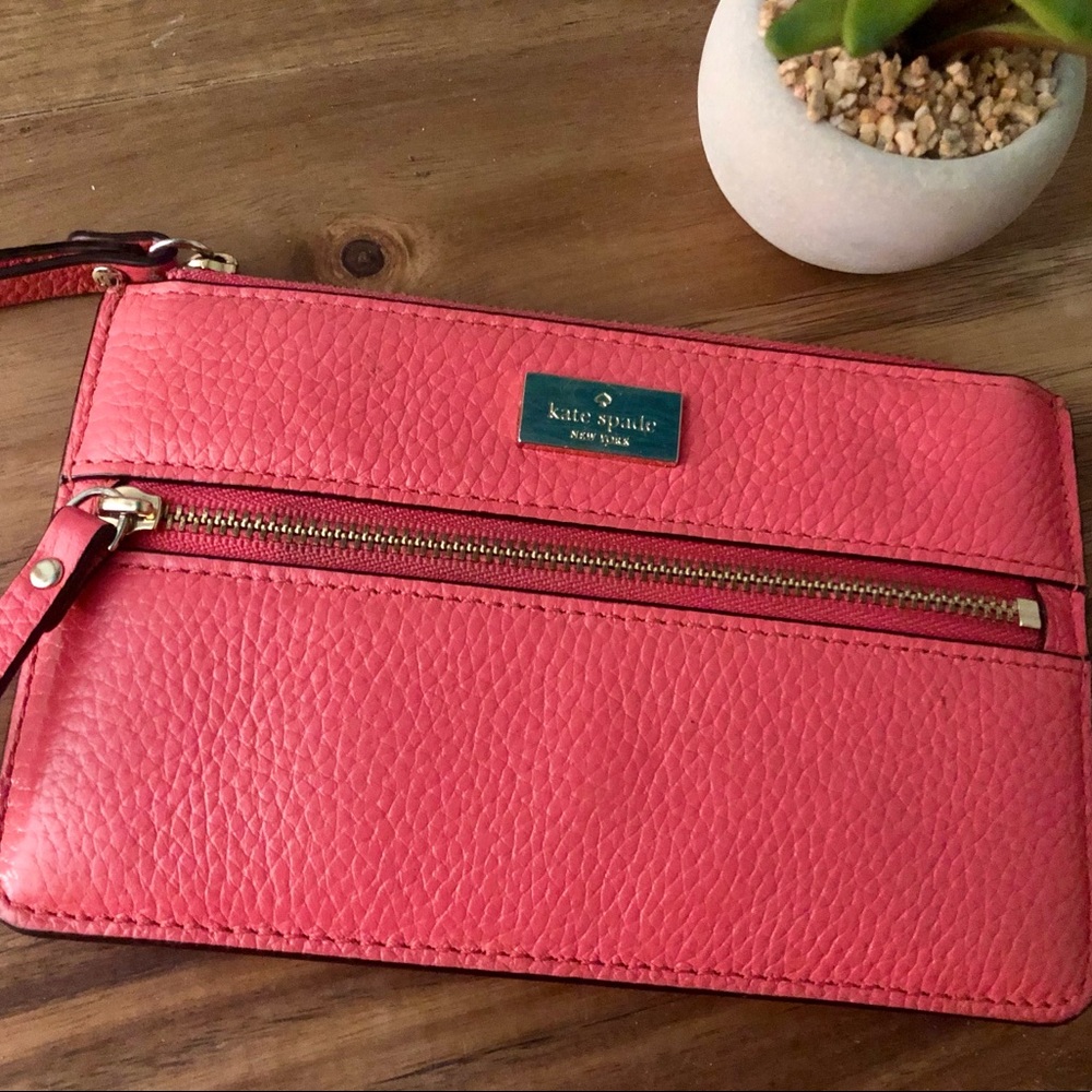 Kate Spade Mini Wristlet (Coral)